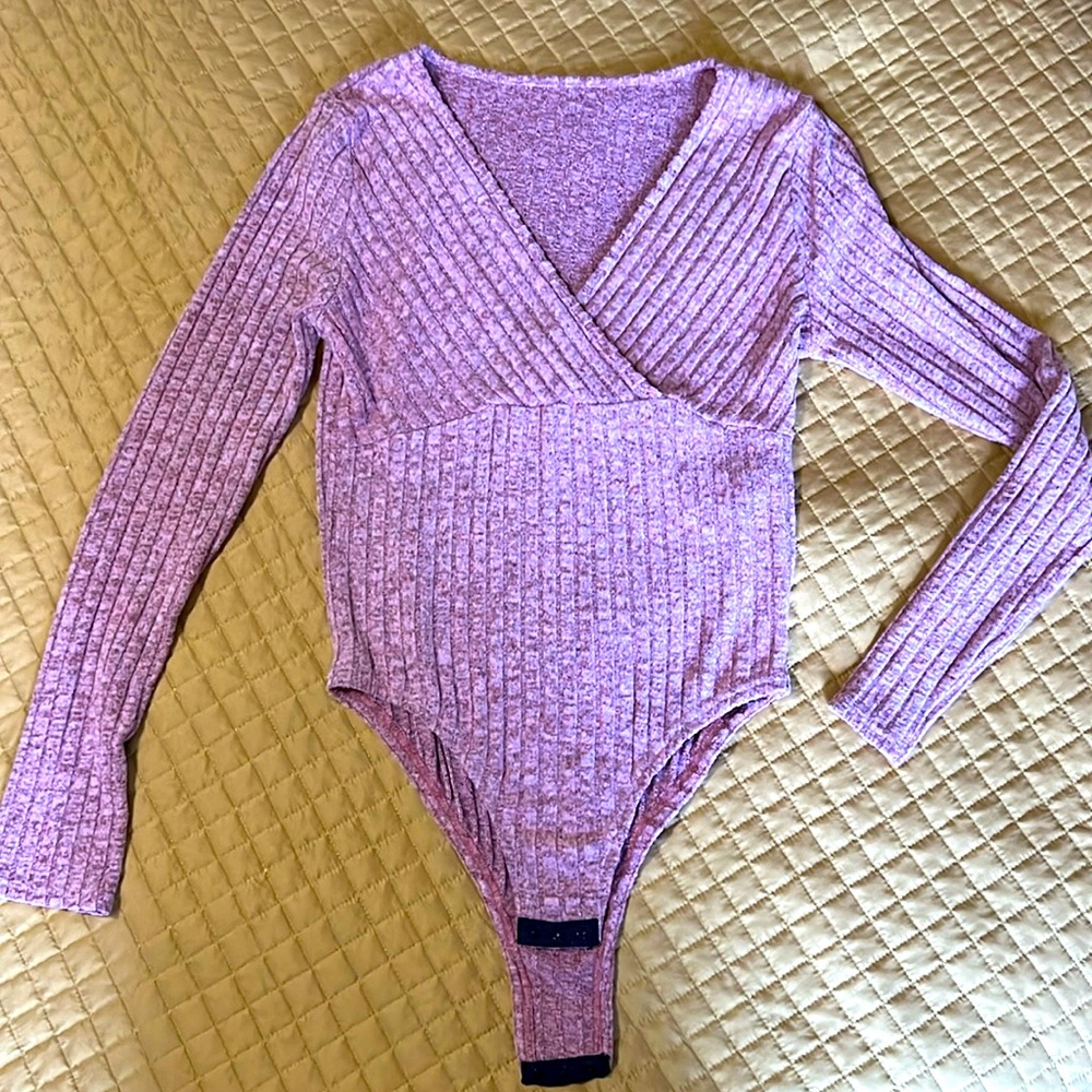 SHEIN bodysuit top shirt long sleeve heathered pink crossover vneck